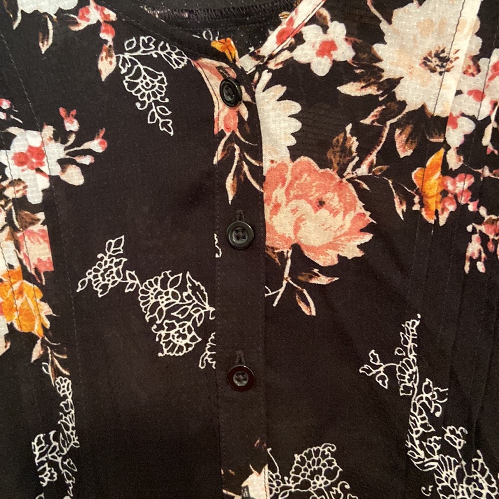 Torrid Flutter Sleeve Button Front Floral Blouse - image 3
